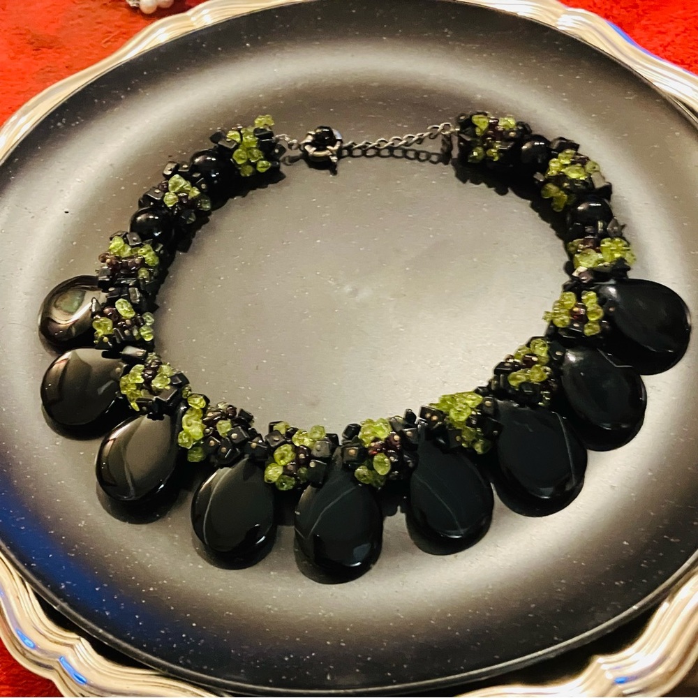 9.4 Ounces of Peridot and Onyx Chunky Statement Necklace. One of a kind. EUC. - Picture 4 of 16